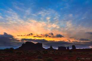 Sunrise over Monument Valley-0888 Sunrise over Monument Valley-0888
